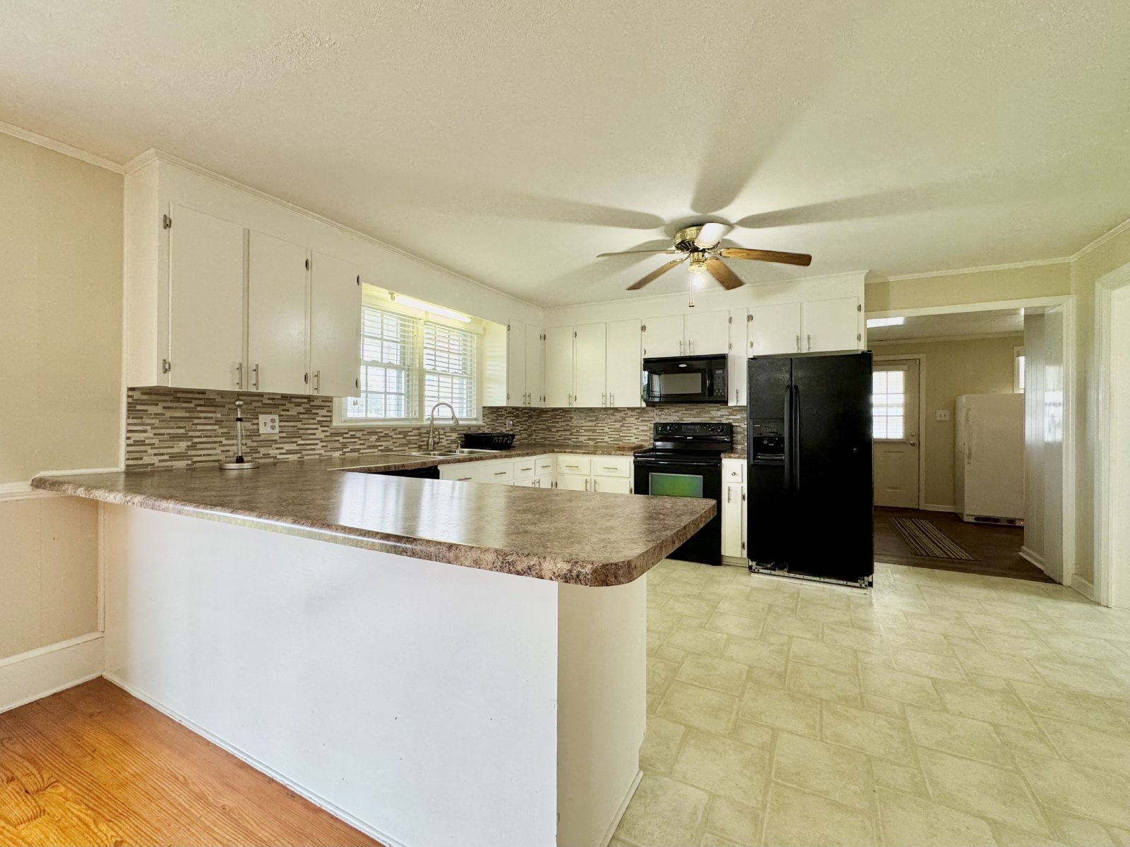 Country Living property image