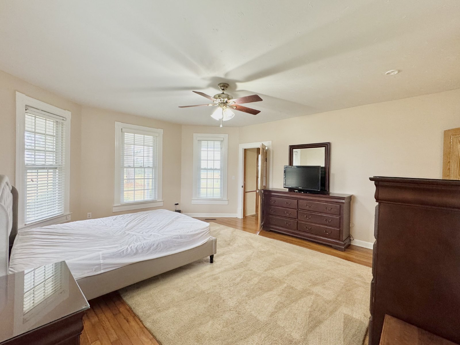 Country Living property image