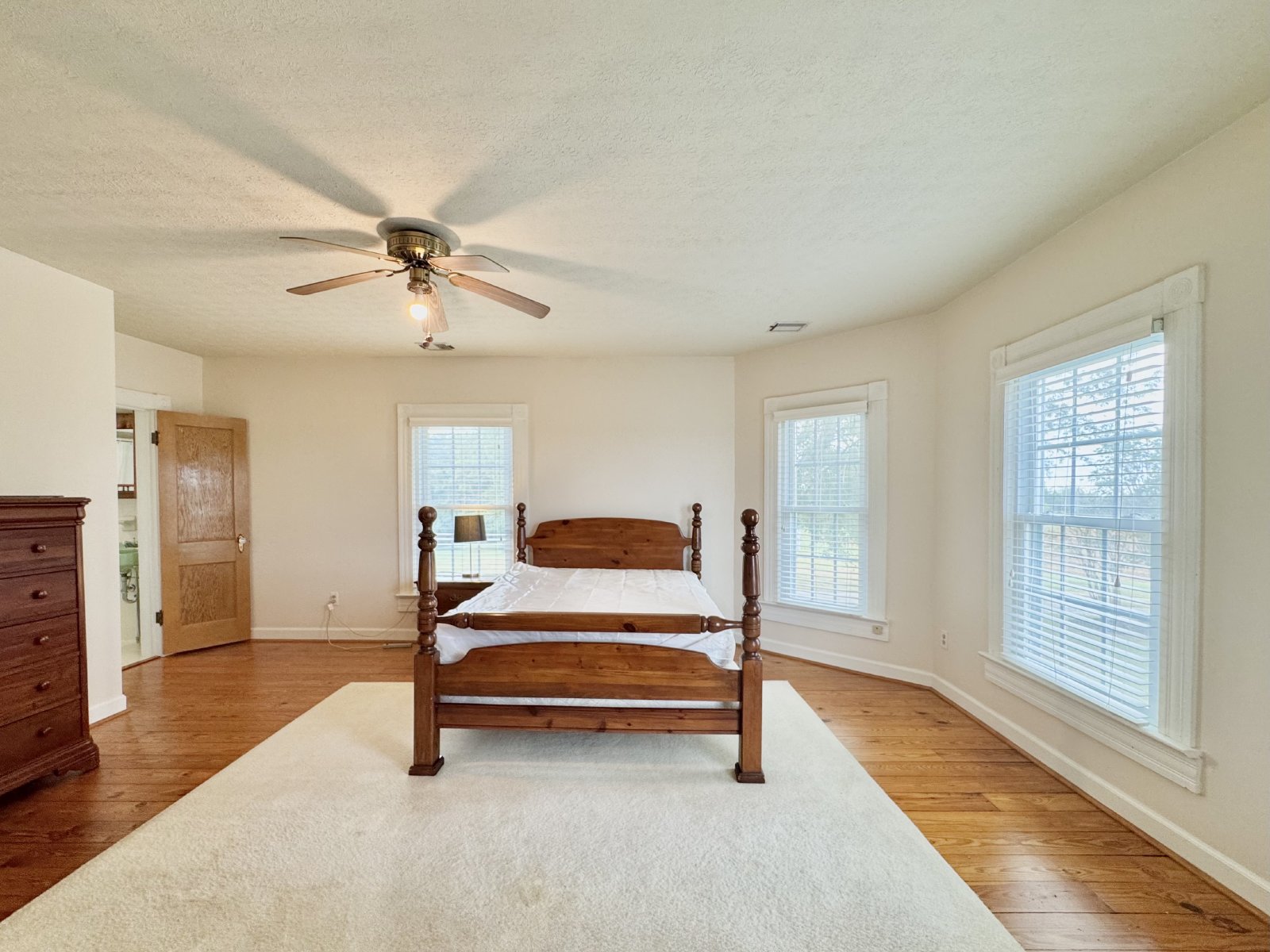 Country Living property image