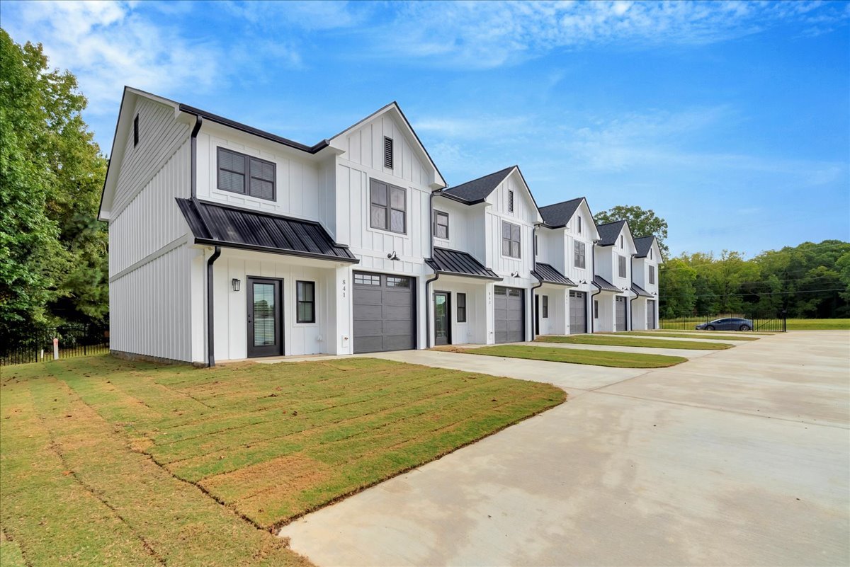 Cherfran Townhomes: Luxury Living in the Heart of South Hill property image