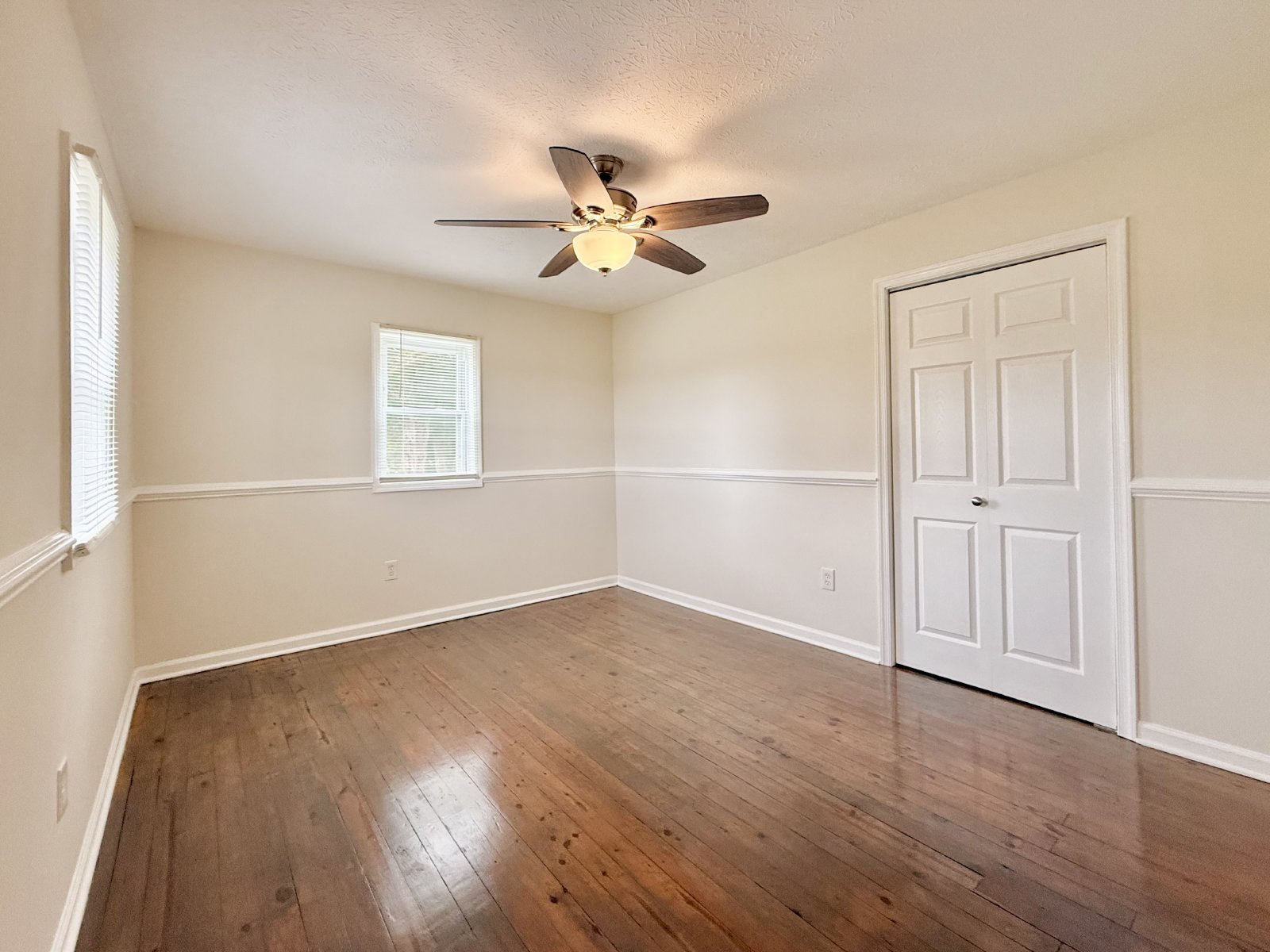 Renovated 1 Bedroom/1 Bathroom Home with Covered Back Porch property image