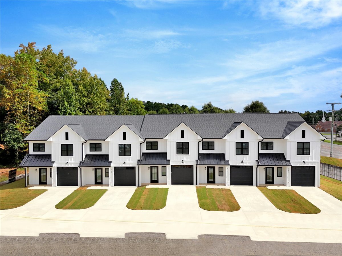 Cherfran Townhomes: Luxury Living in the Heart of South Hill property image