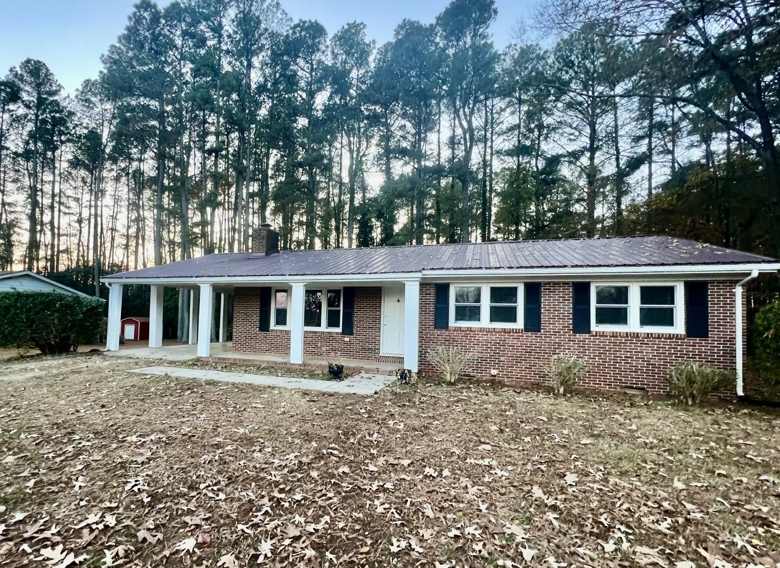 Lovely 3 Bedroom / 2 Bathroom Renovated Ranch Home for Rent property image