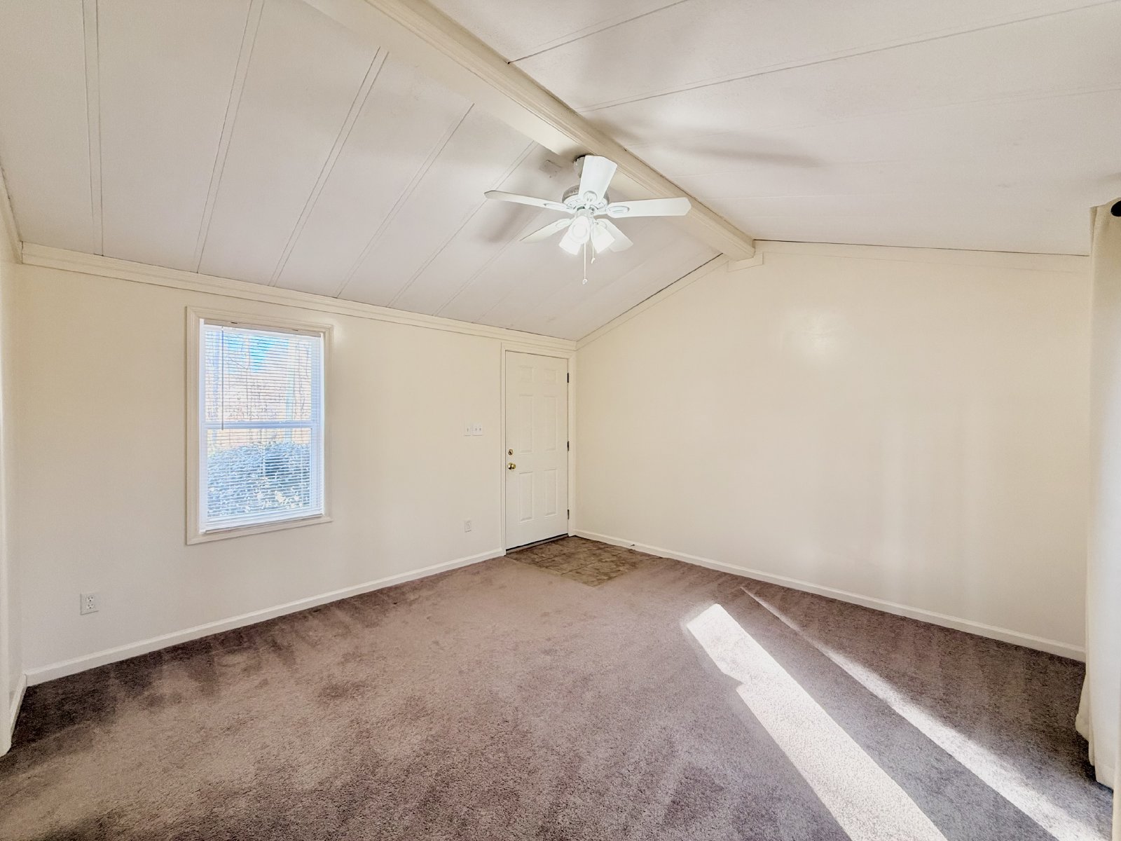 1 bedroom/1 bathroom waiting for you! property image