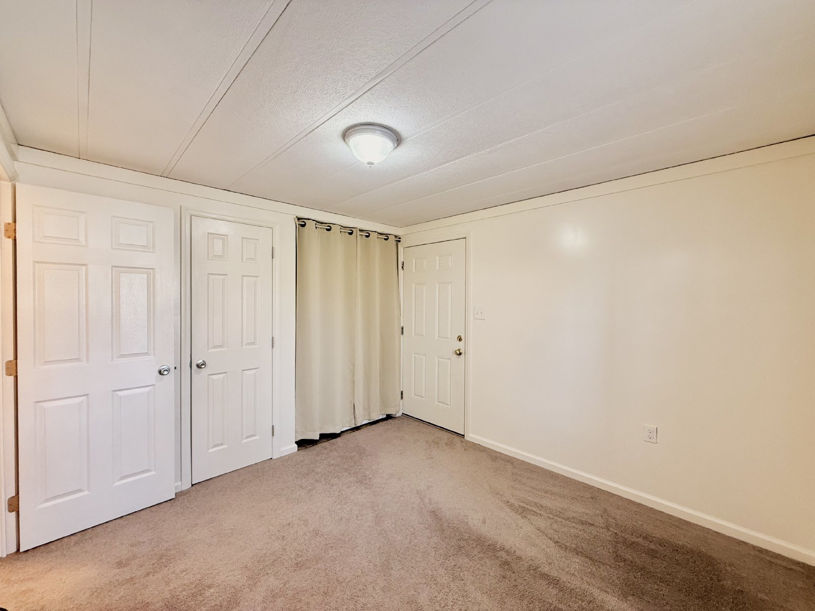 1 bedroom/1 bathroom waiting for you! property image