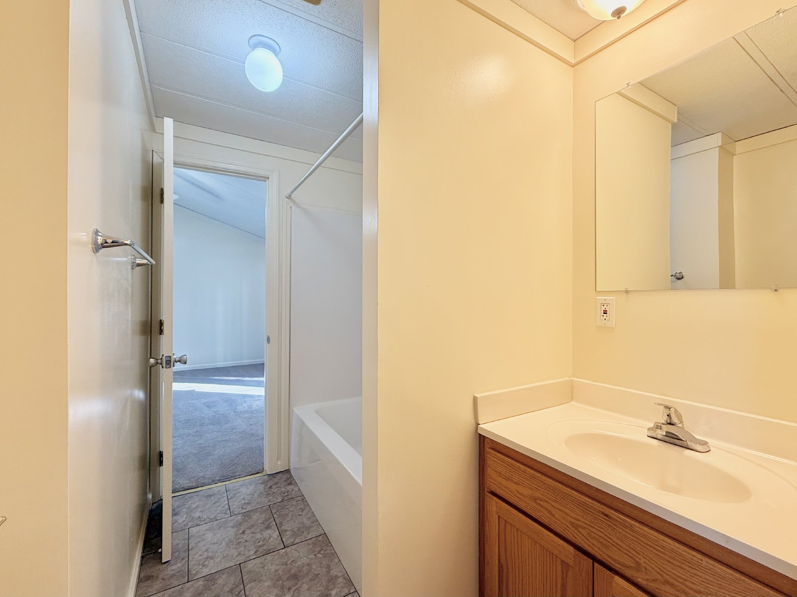 1 bedroom/1 bathroom waiting for you! property image