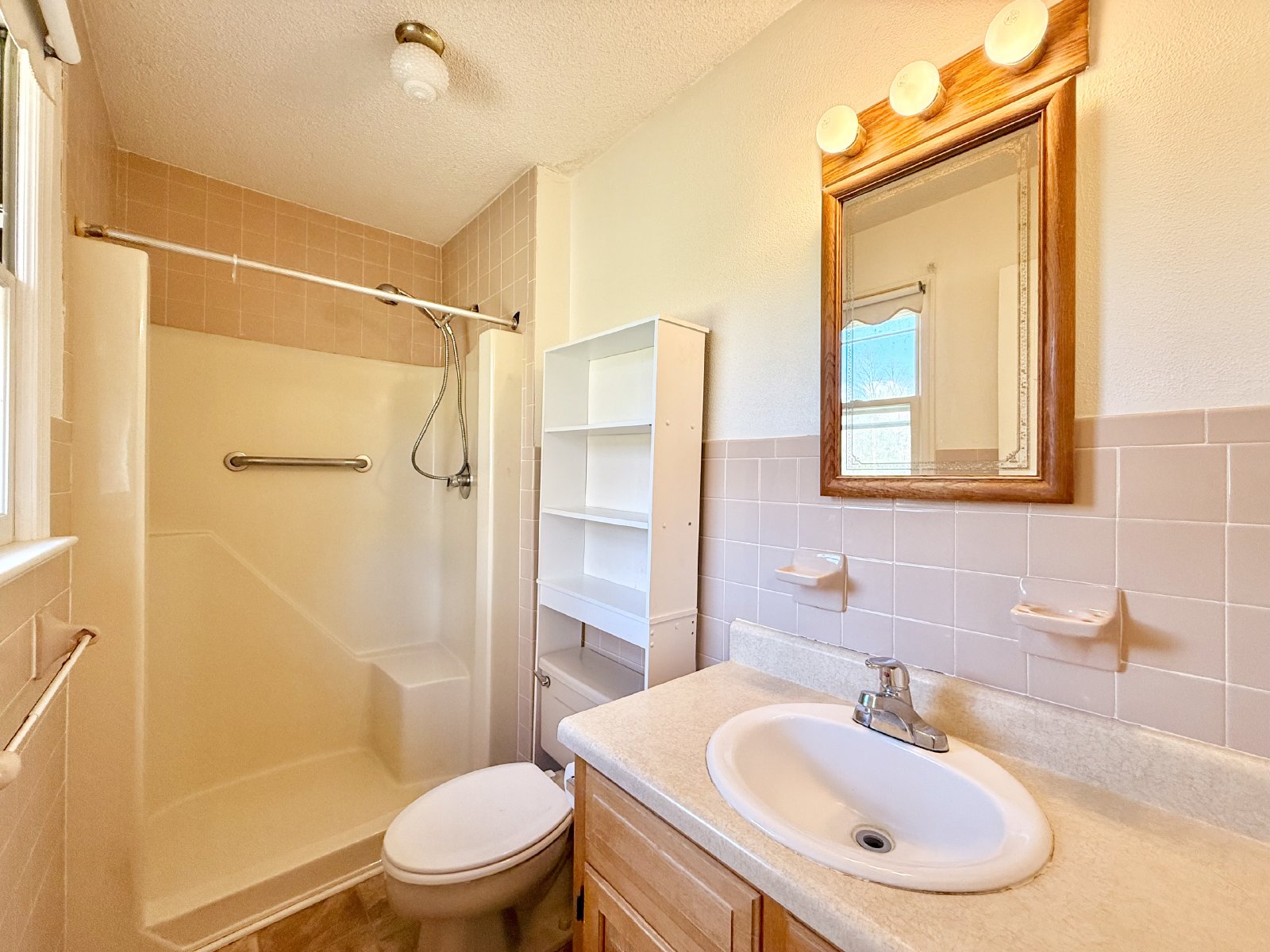 Charming 3 Bedroom Home for Rent! property image