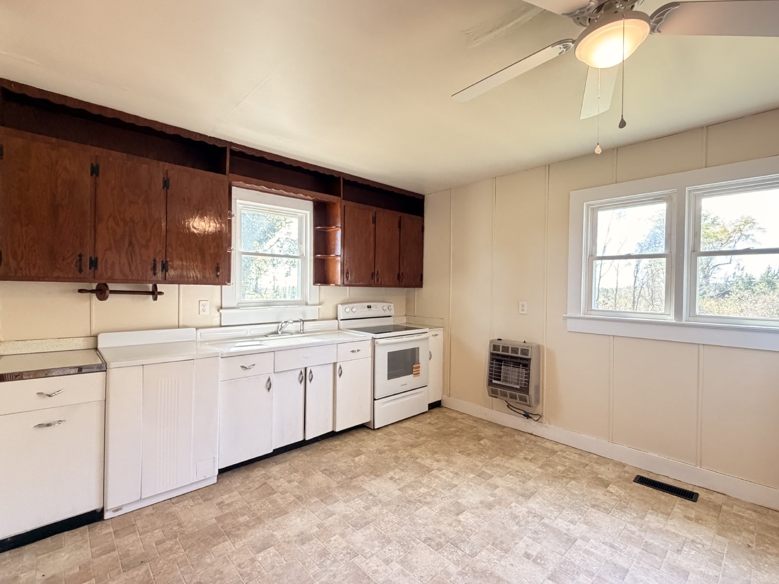 2450 Philbeck Crossroads Skipwith, VA 23968 property image