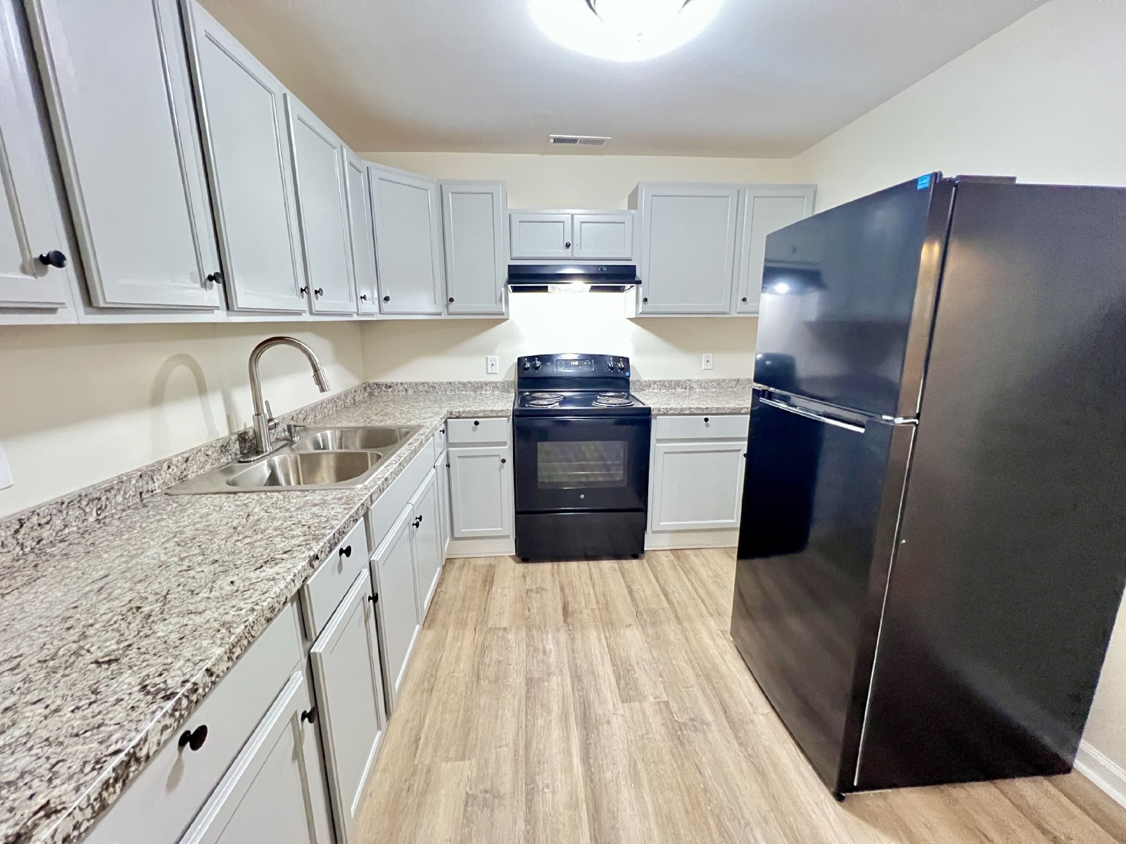 Classic Comfort on North Washington Street! property image