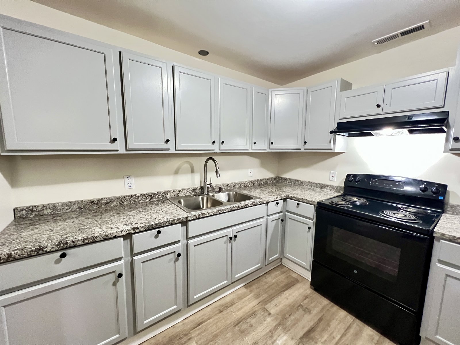 Classic Comfort on North Washington Street! property image