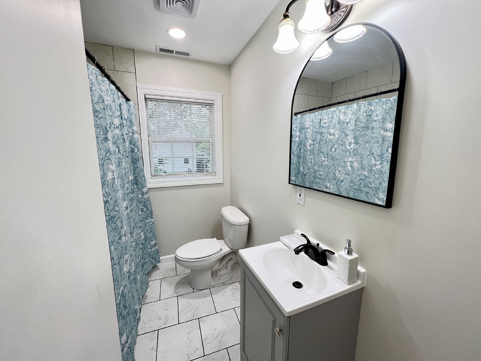 Classic Comfort on North Washington Street! property image