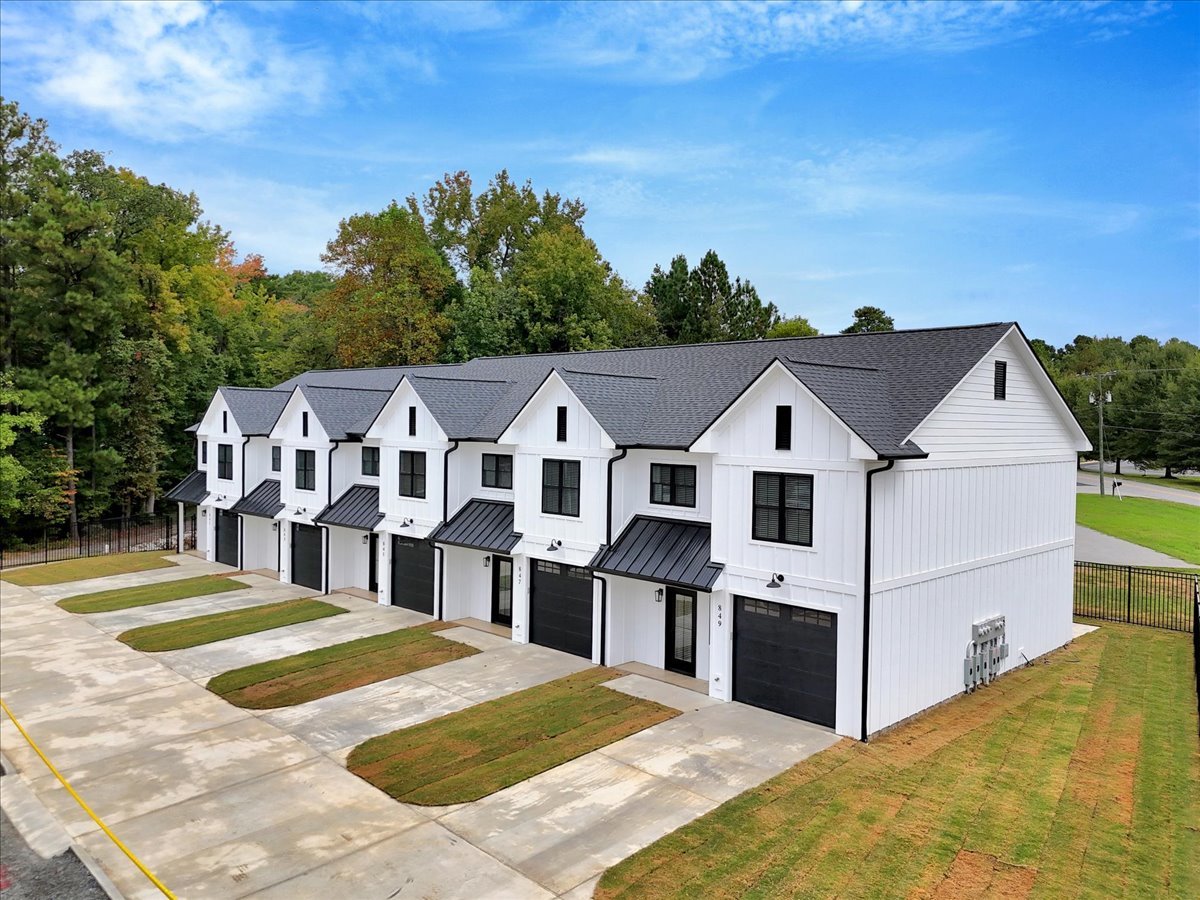 Cherfran Townhomes: Luxury Living in the Heart of South Hill property image
