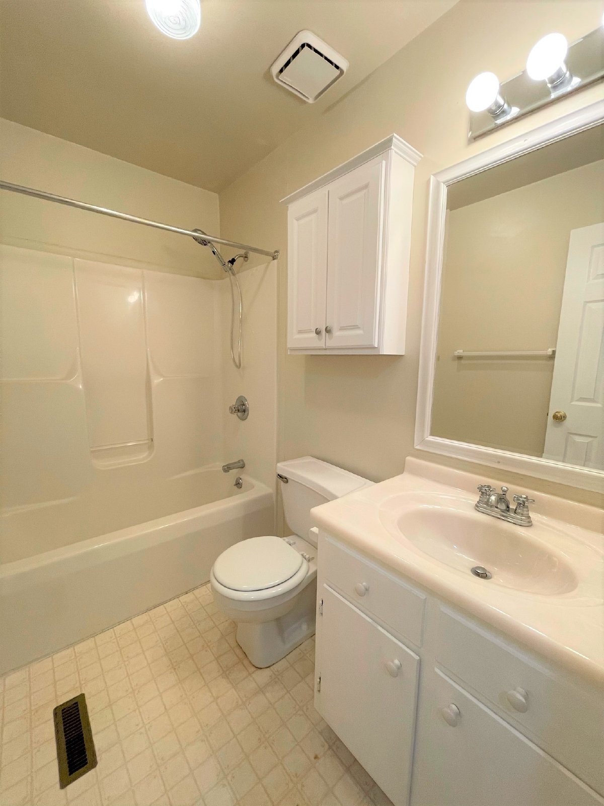 Location, Community, & Quality Living. It Starts Here in this 2 Bedroom Duplex! property image