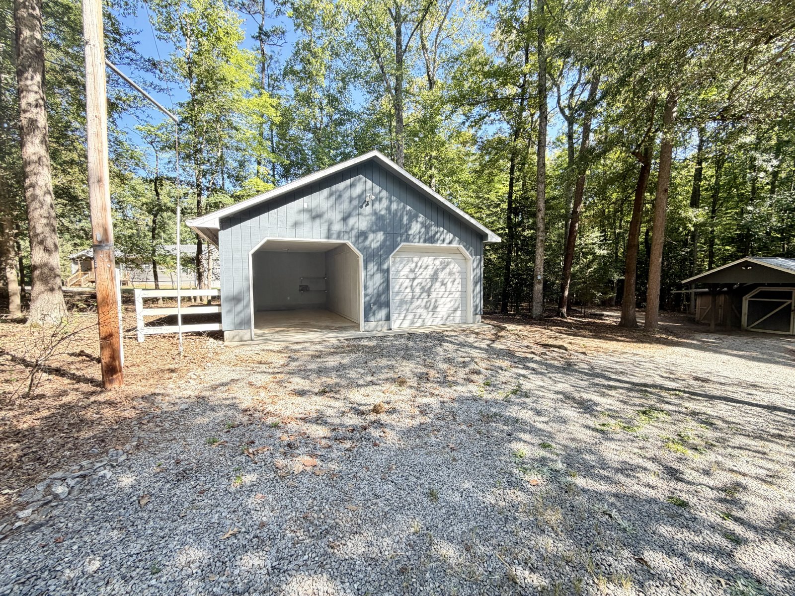 3 Bedroom/3 Bathroom Home on Kerr Lake that includes 3 Bonus Rooms property image