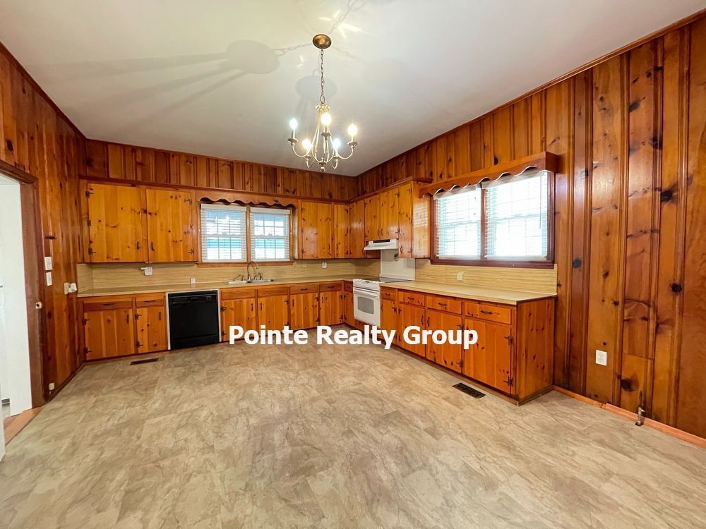 Huge Vintage Home in South Hill property image