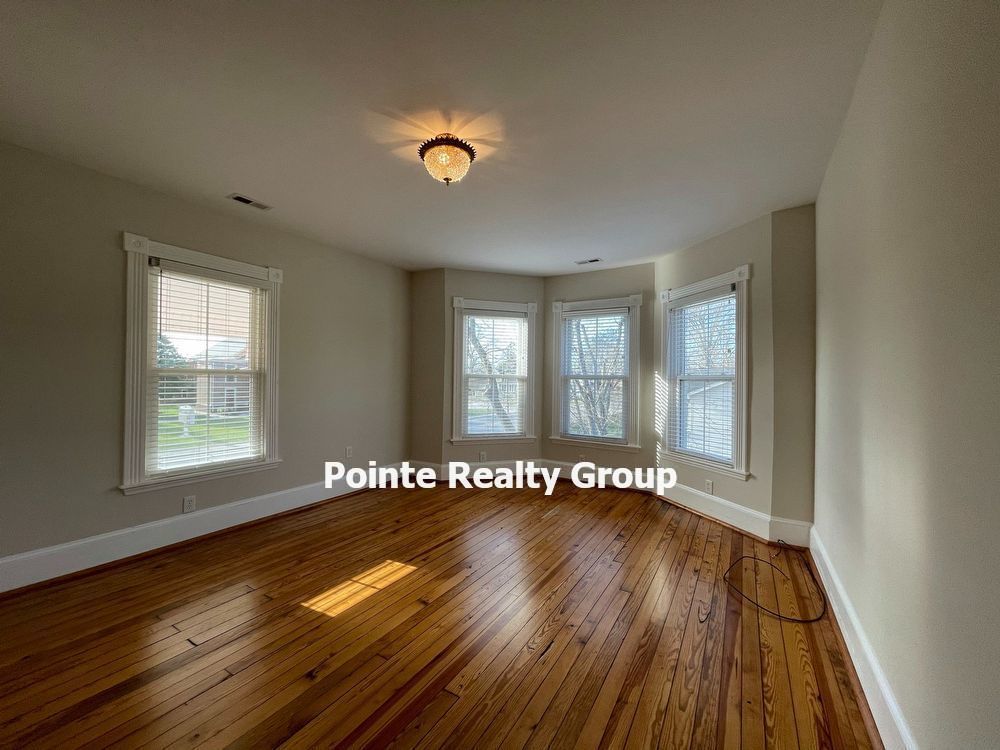 Huge Vintage Home in South Hill property image