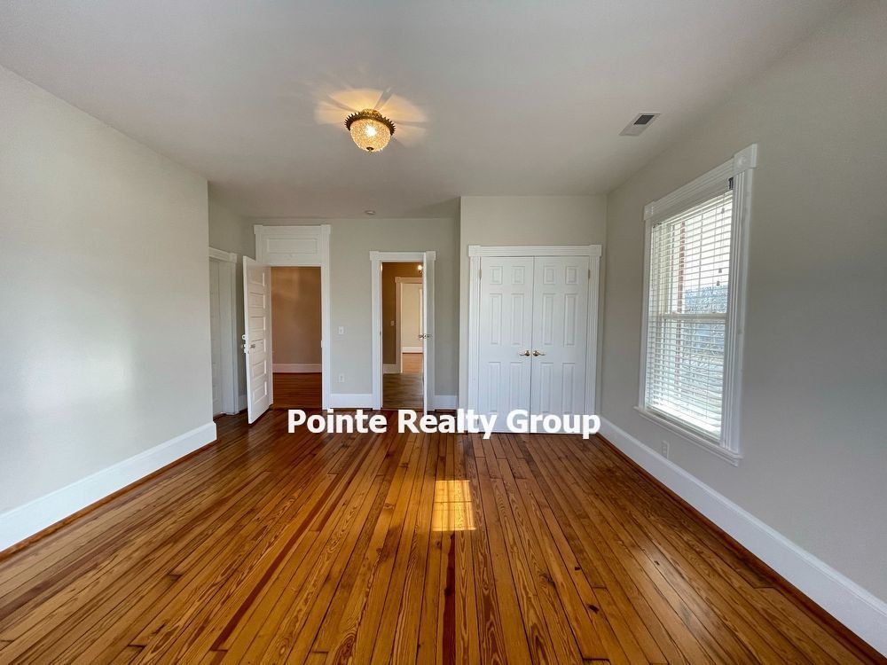 Huge Vintage Home in South Hill property image