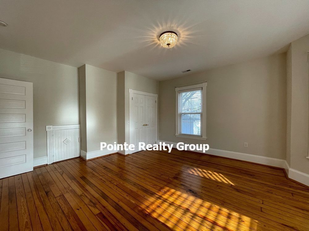 Huge Vintage Home in South Hill property image