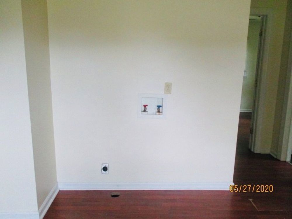 Country home that offers 3 bedrooms/1 bathroom property image