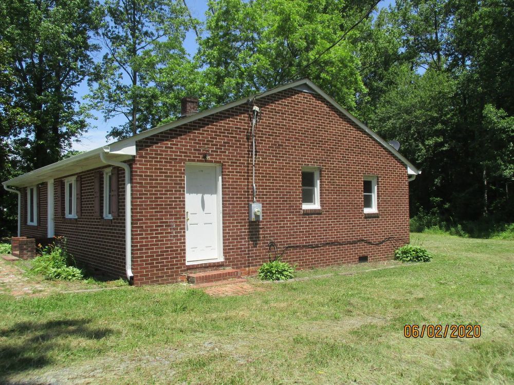 Country home that offers 3 bedrooms/1 bathroom property image