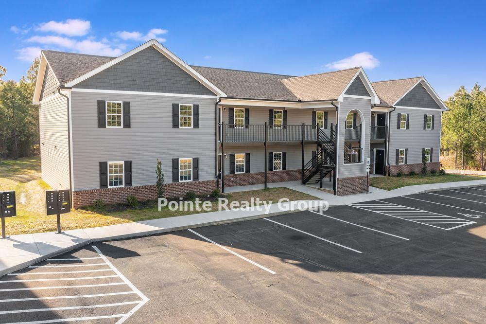 122 Brookside Lane Apt. H South Hill, VA 23970 Pointe Realty Group