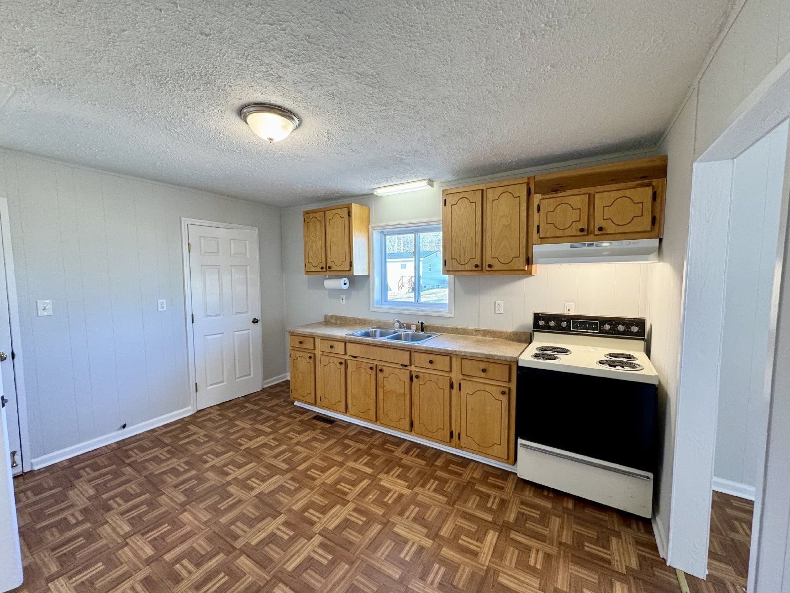 Lovely 2 Bedroom Rancher… Waiting for You to Make it Home! property image