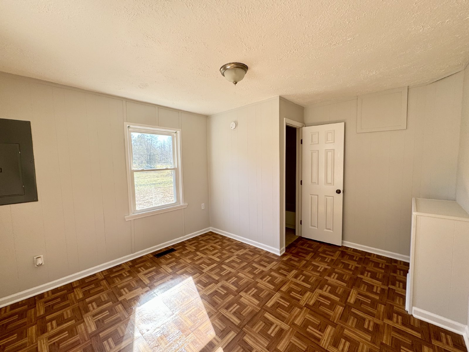 Lovely 2 Bedroom Rancher… Waiting for You to Make it Home! property image