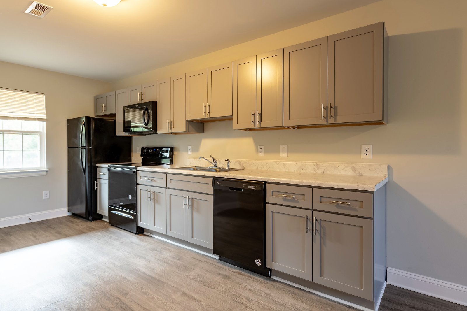 BriarCliff Apartments-Brand Spanking New & Waiting for YOU! property image