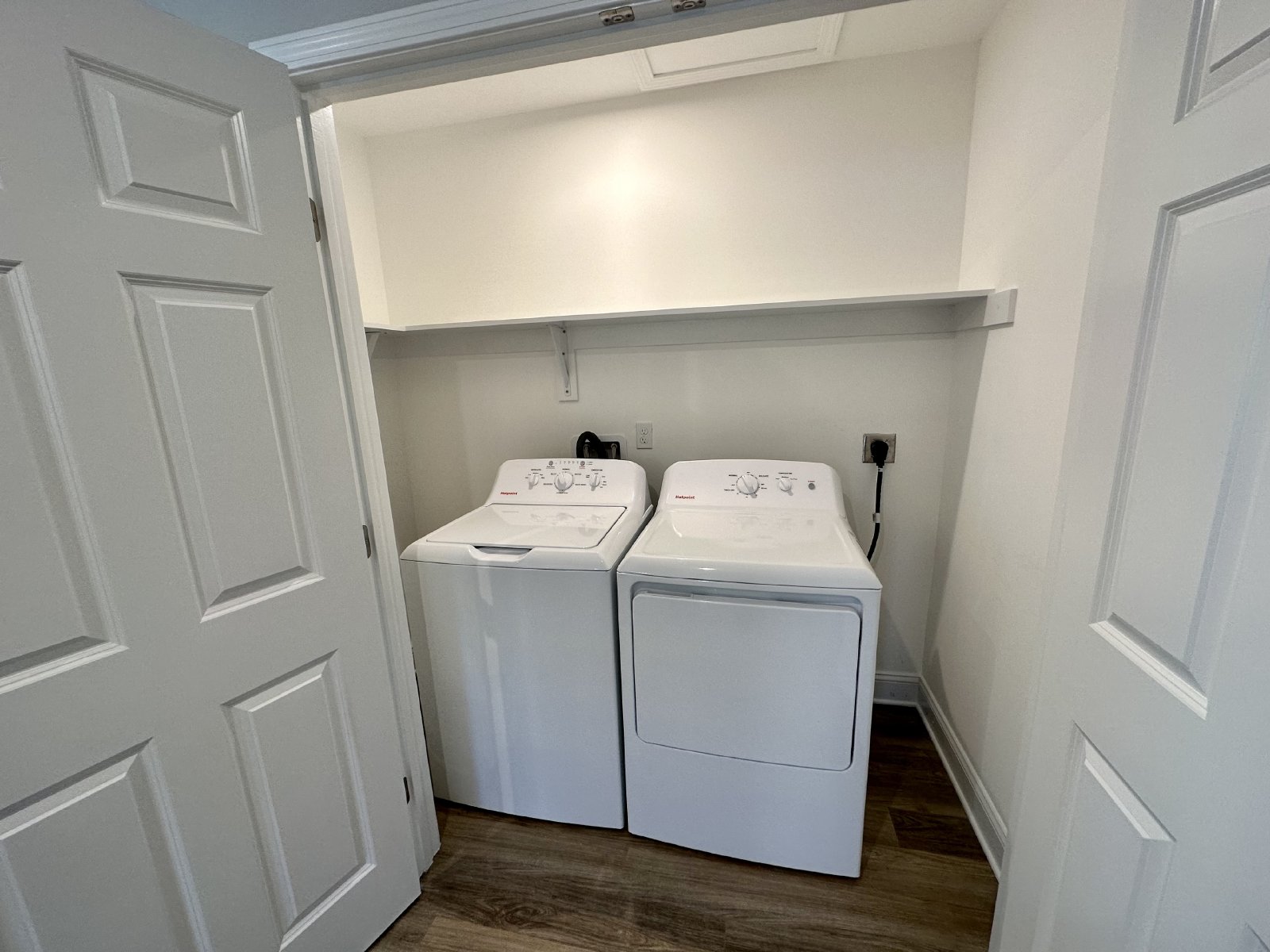 3 Bedroom/2 Bathroom Home that Includes Detached Garage and Lawn Maintenance property image