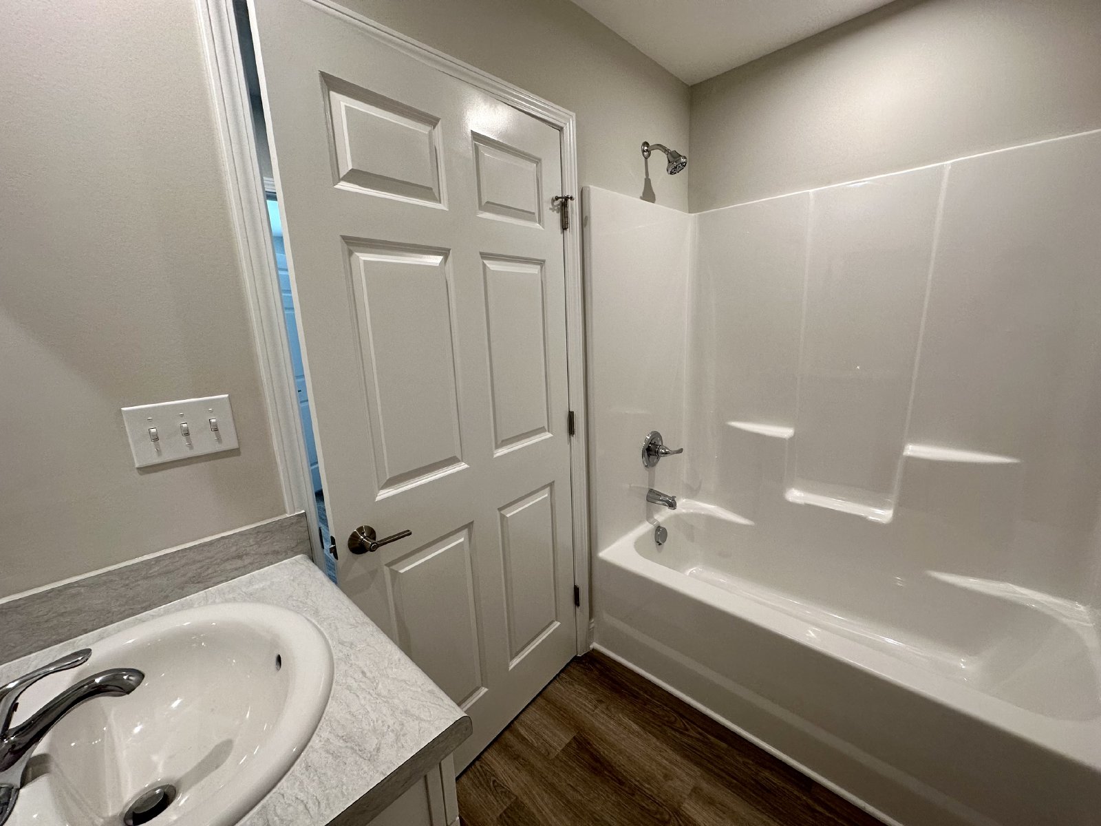 3 Bedroom/2 Bathroom Home that Includes Detached Garage and Lawn Maintenance property image