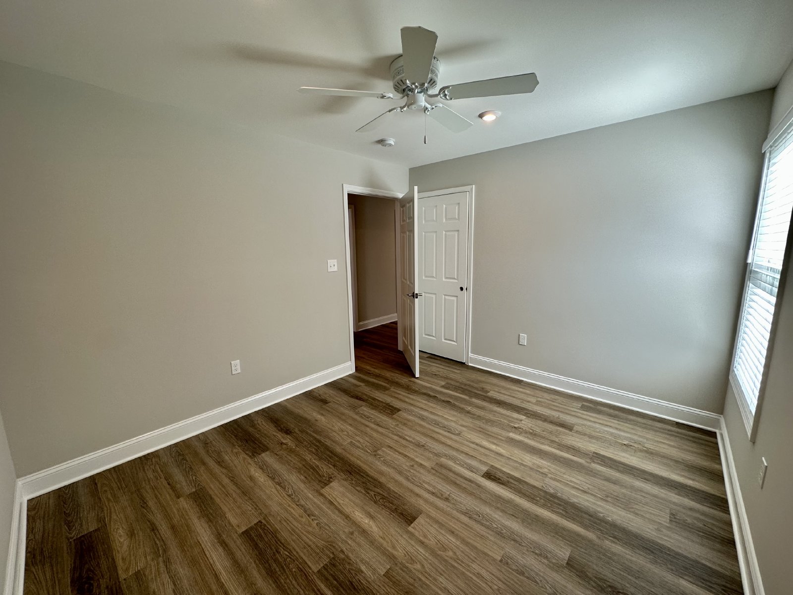 3 Bedroom/2 Bathroom Home that Includes Detached Garage and Lawn Maintenance property image