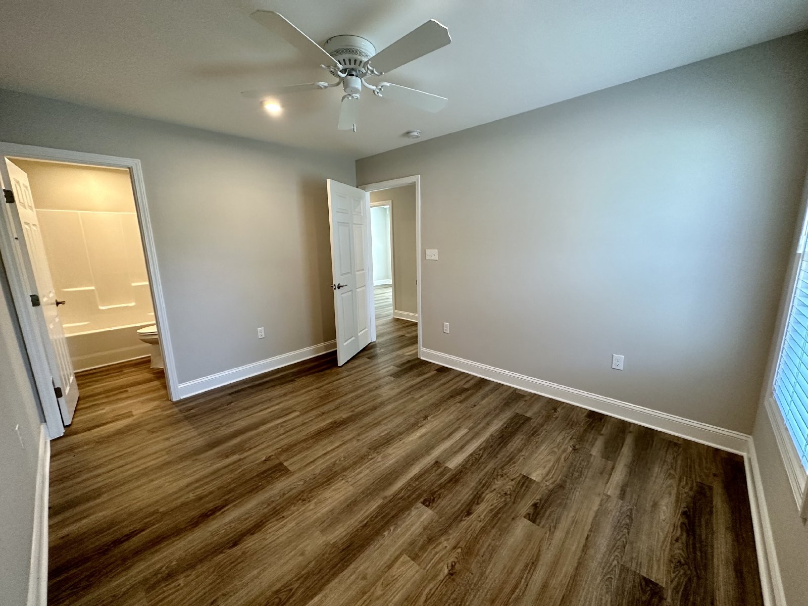 3 Bedroom/2 Bathroom Home that Includes Detached Garage and Lawn Maintenance property image