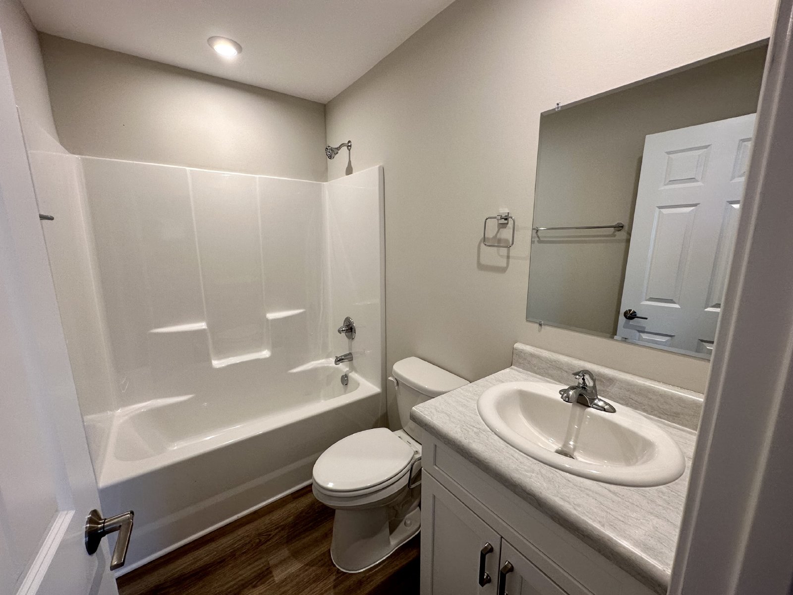 3 Bedroom/2 Bathroom Home that Includes Detached Garage and Lawn Maintenance property image