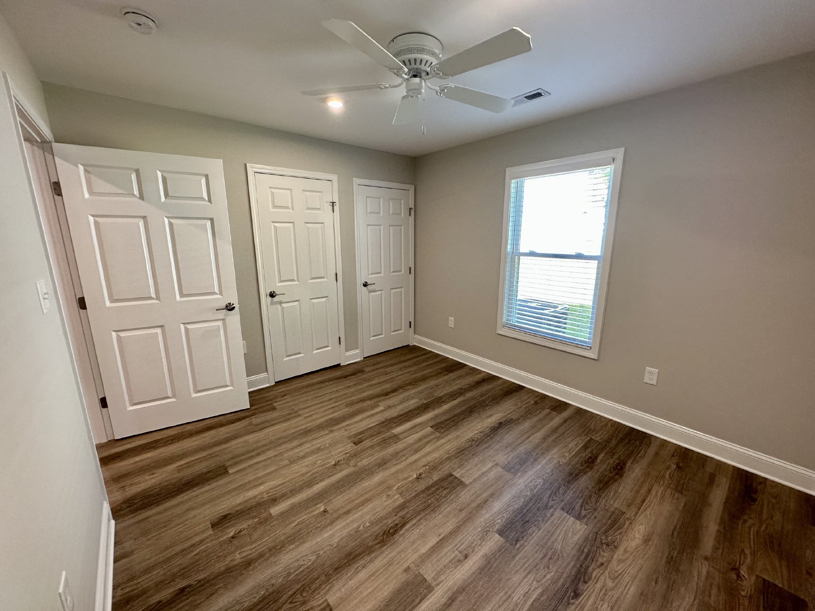 3 Bedroom/2 Bathroom Home that Includes Detached Garage and Lawn Maintenance property image