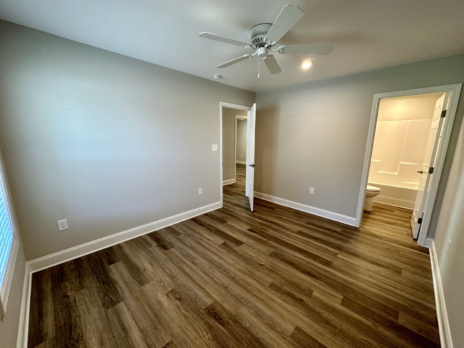 3 Bedroom/2 Bathroom Home that Includes Detached Garage and Lawn Maintenance property image