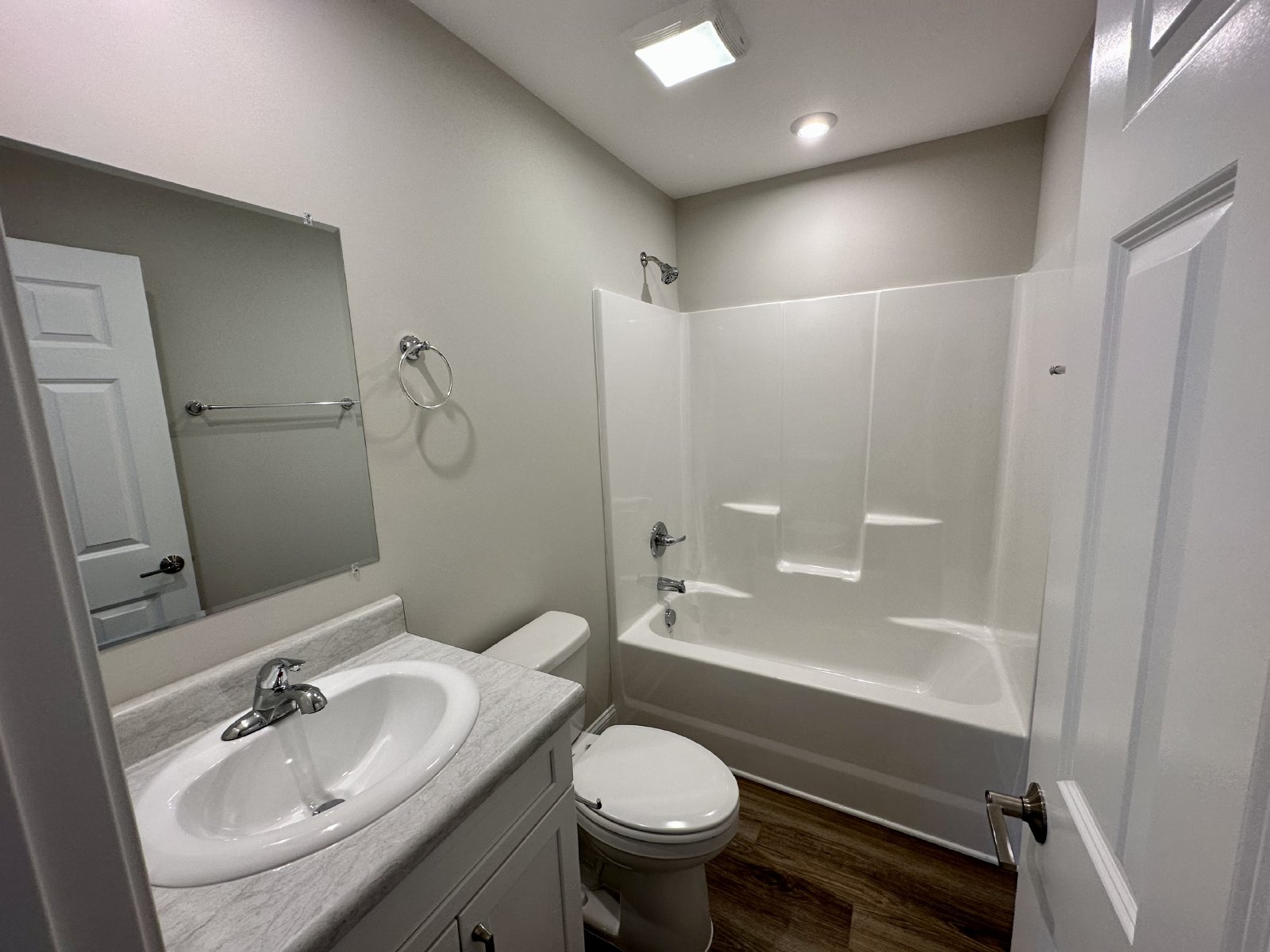3 Bedroom/2 Bathroom Home that Includes Detached Garage and Lawn Maintenance property image