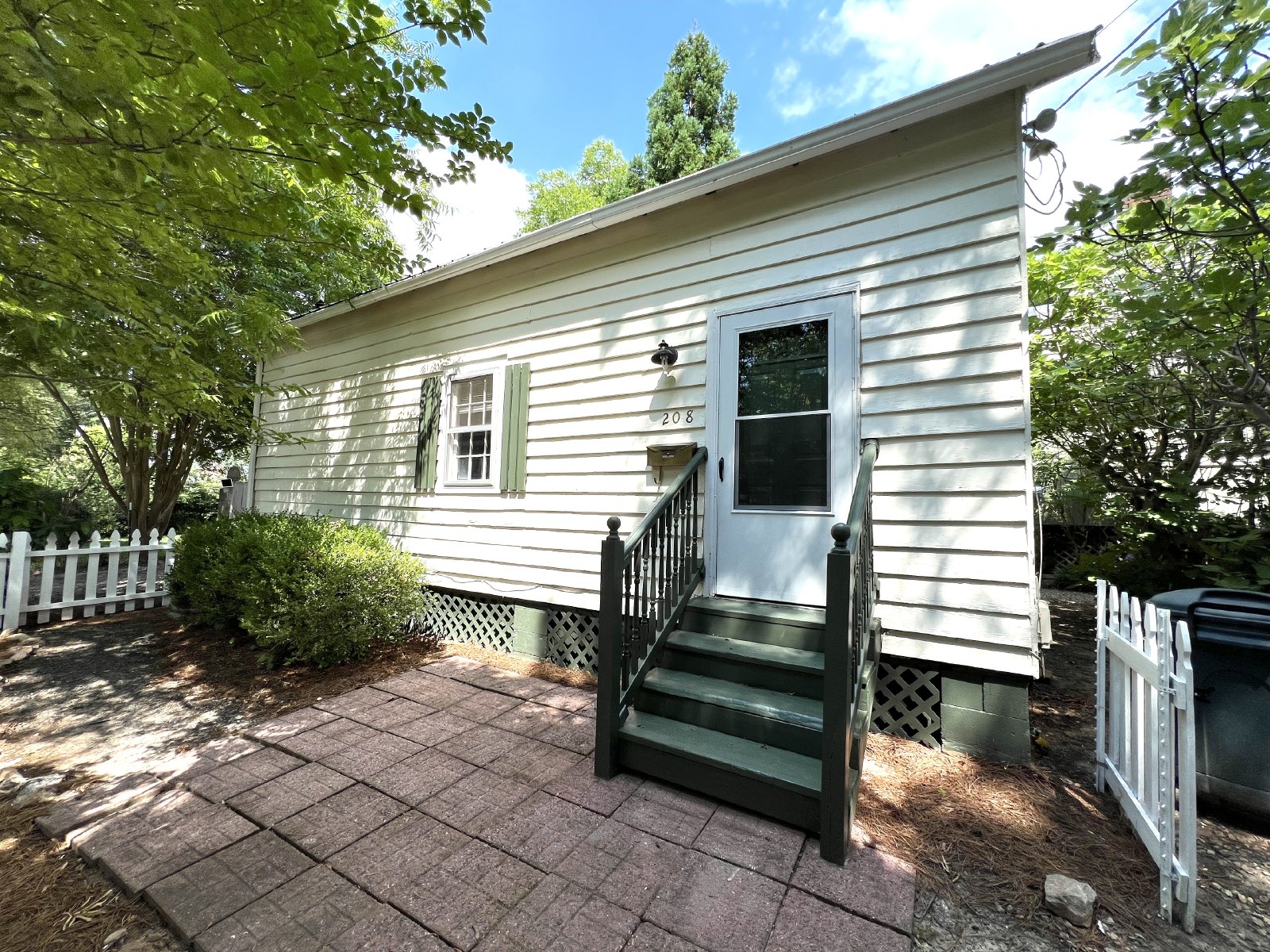 208 Front St. Warrenton, NC 27589 Pointe Realty Group