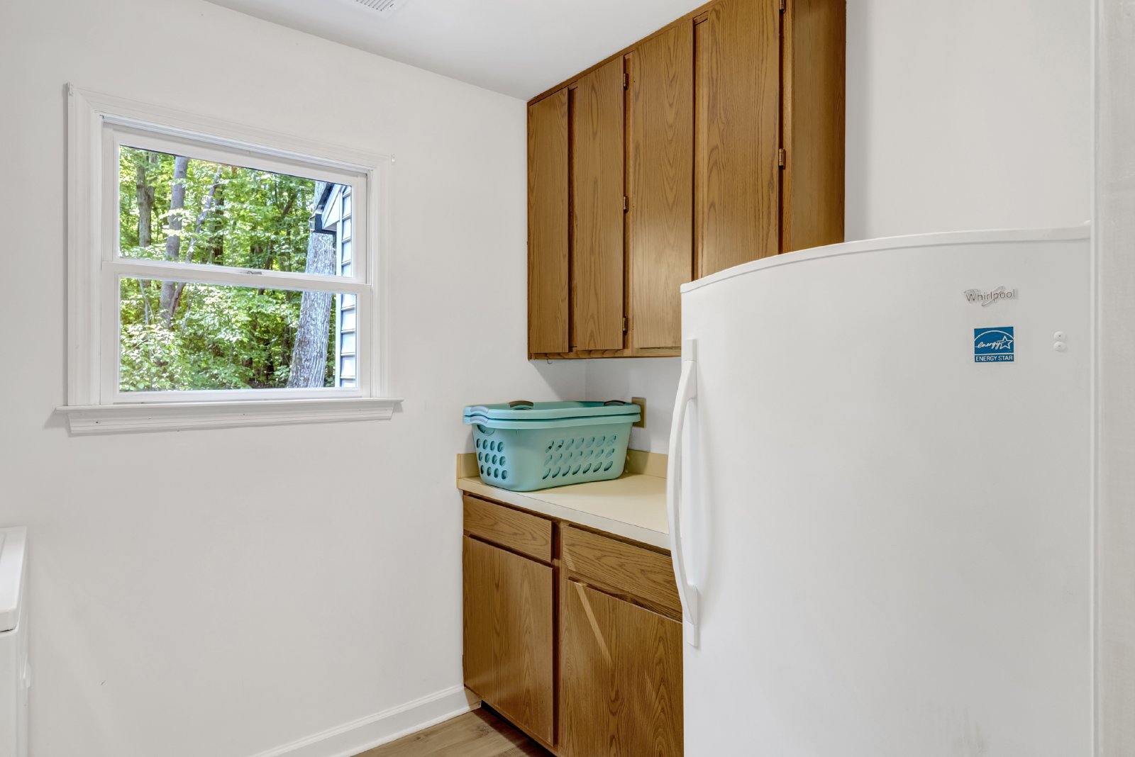 This WATERFRONT-FULLY FURNISHED-ALL INCLUSIVE HOME IS READY FOR YOU. property image