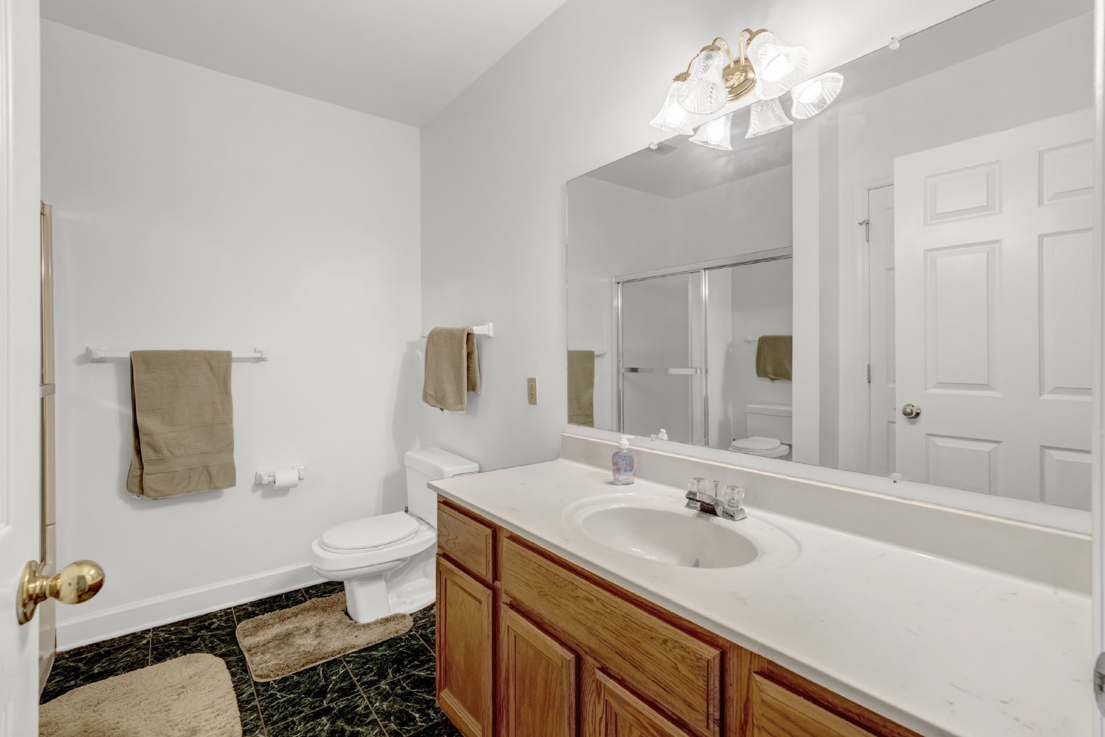 This WATERFRONT-FULLY FURNISHED-ALL INCLUSIVE HOME IS READY FOR YOU. property image