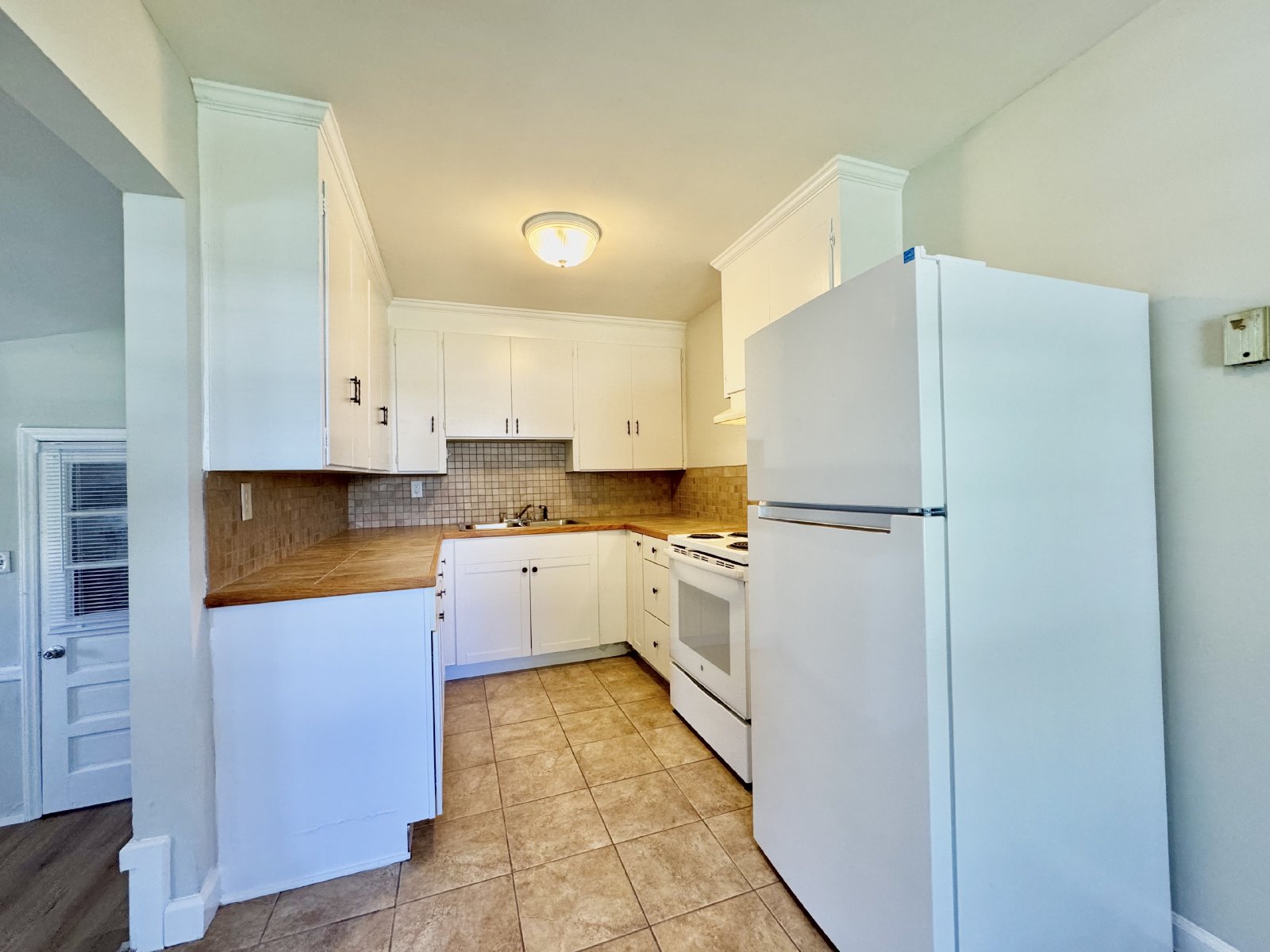 Settle in at 806 Carolina Street! property image