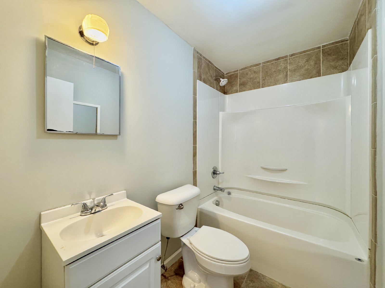 Settle in at 806 Carolina Street! property image