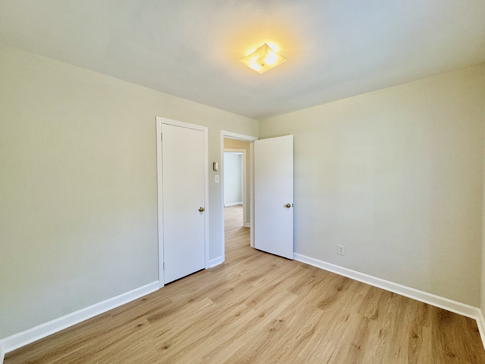 Settle in at 806 Carolina Street! property image