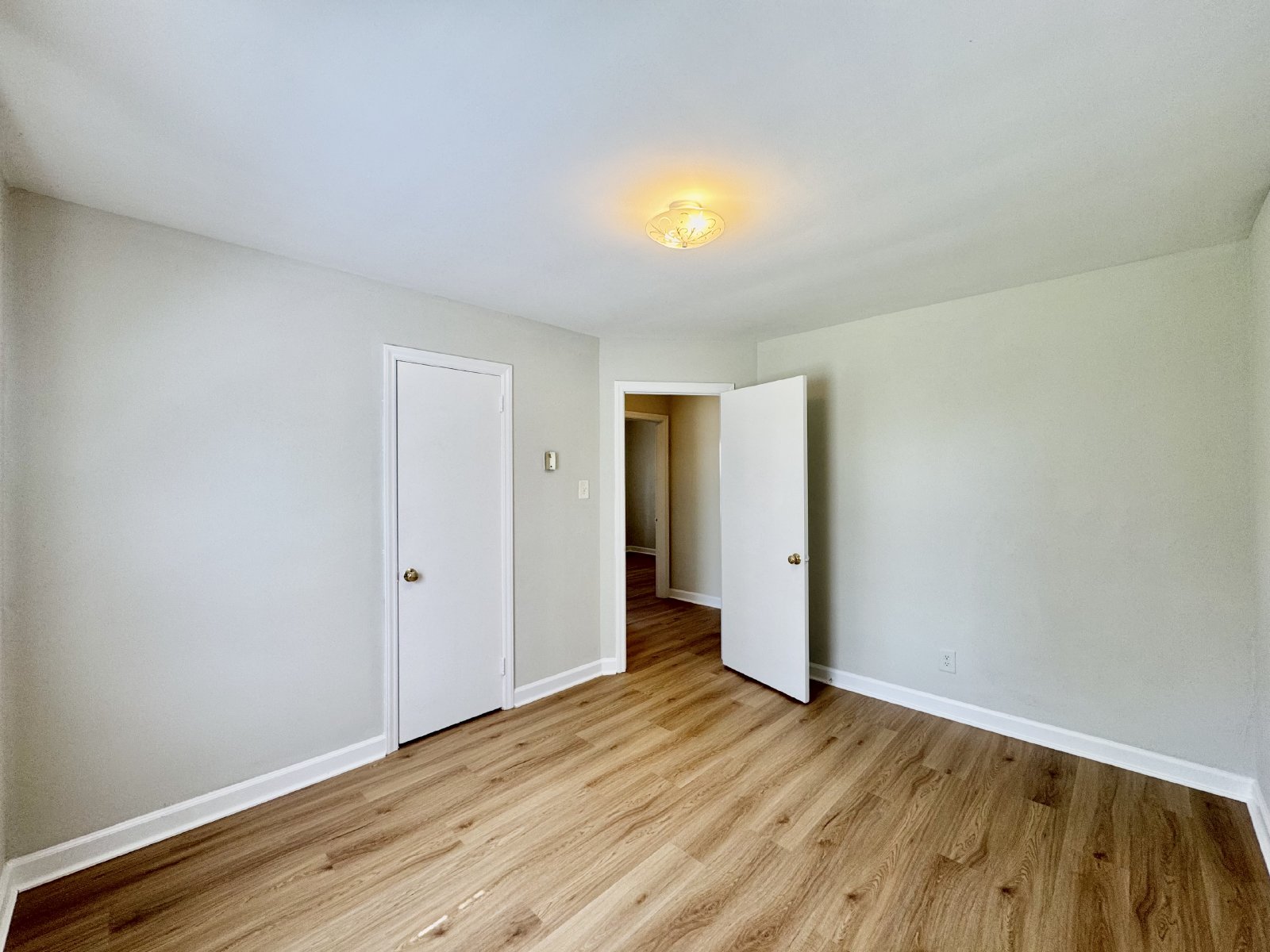 Settle in at 806 Carolina Street! property image
