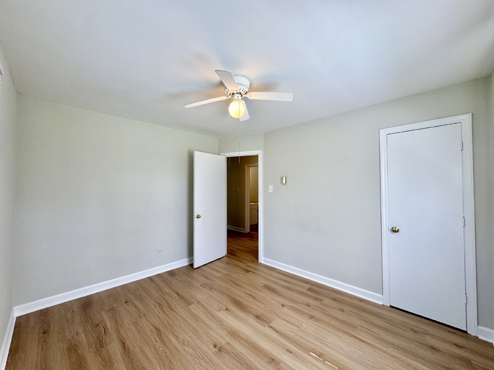 Settle in at 806 Carolina Street! property image