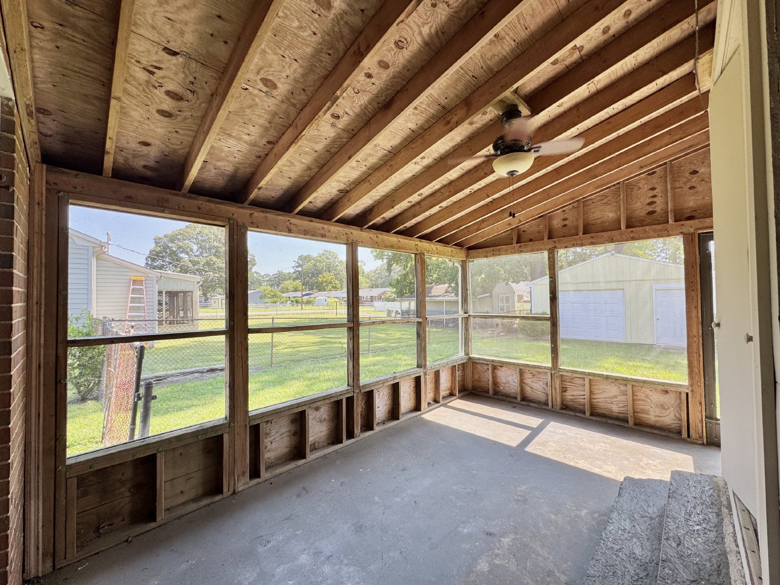 Settle in at 806 Carolina Street! property image